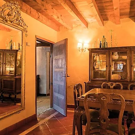 Real La Casa De Arriba 2*