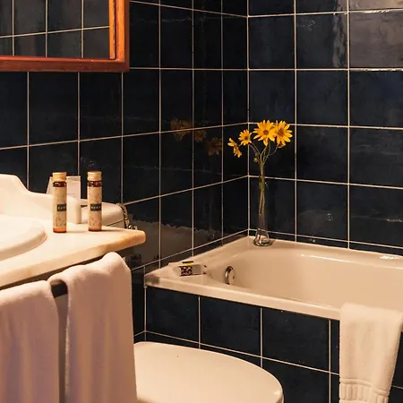 Real La Casa De Arriba 2*