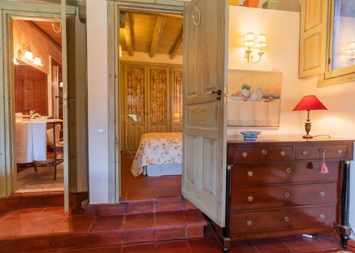 Real La Casa De Arriba 나바레돈다 데 그레도스