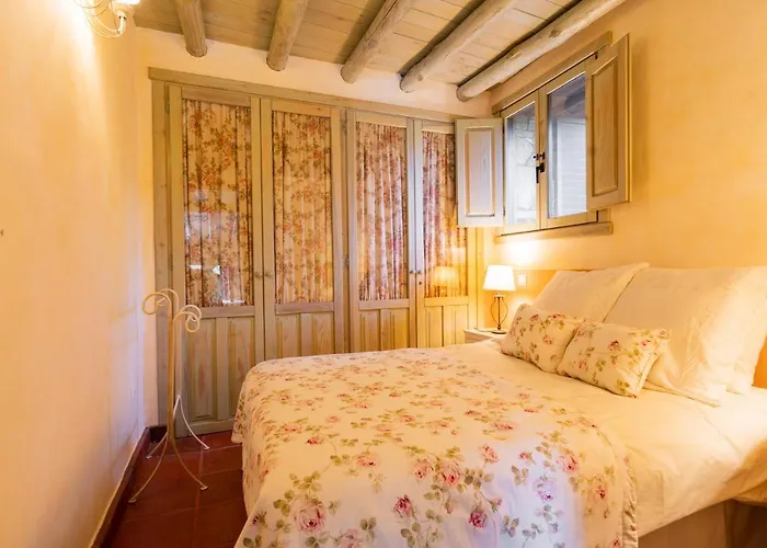 Real La Casa De Arriba 나바레돈다 데 그레도스