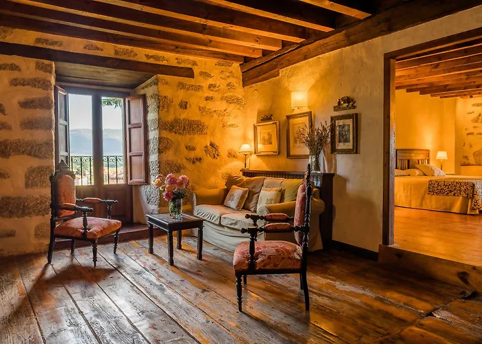 Real La Casa De Arriba 나바레돈다 데 그레도스